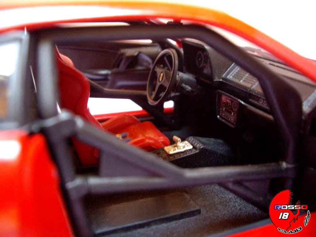 Ferrari F355 Berlinetta Saloon challenge red 1/18 Hot Wheels