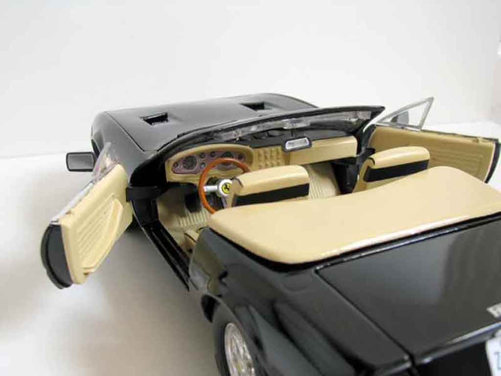 Ferrari 365 GTB/4 miami vice daytona 1/18 Hot Wheels