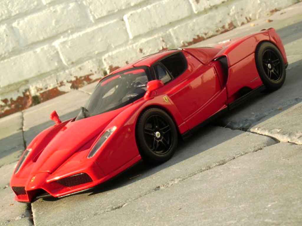 Ferrari Enzo Coupe red jantes blacks 1/18 Hot Wheels