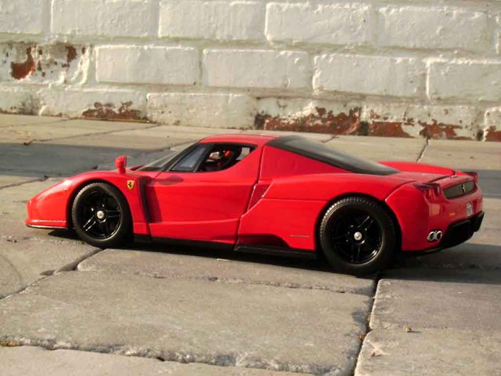 Ferrari Enzo Coupe red jantes blacks 1/18 Hot Wheels