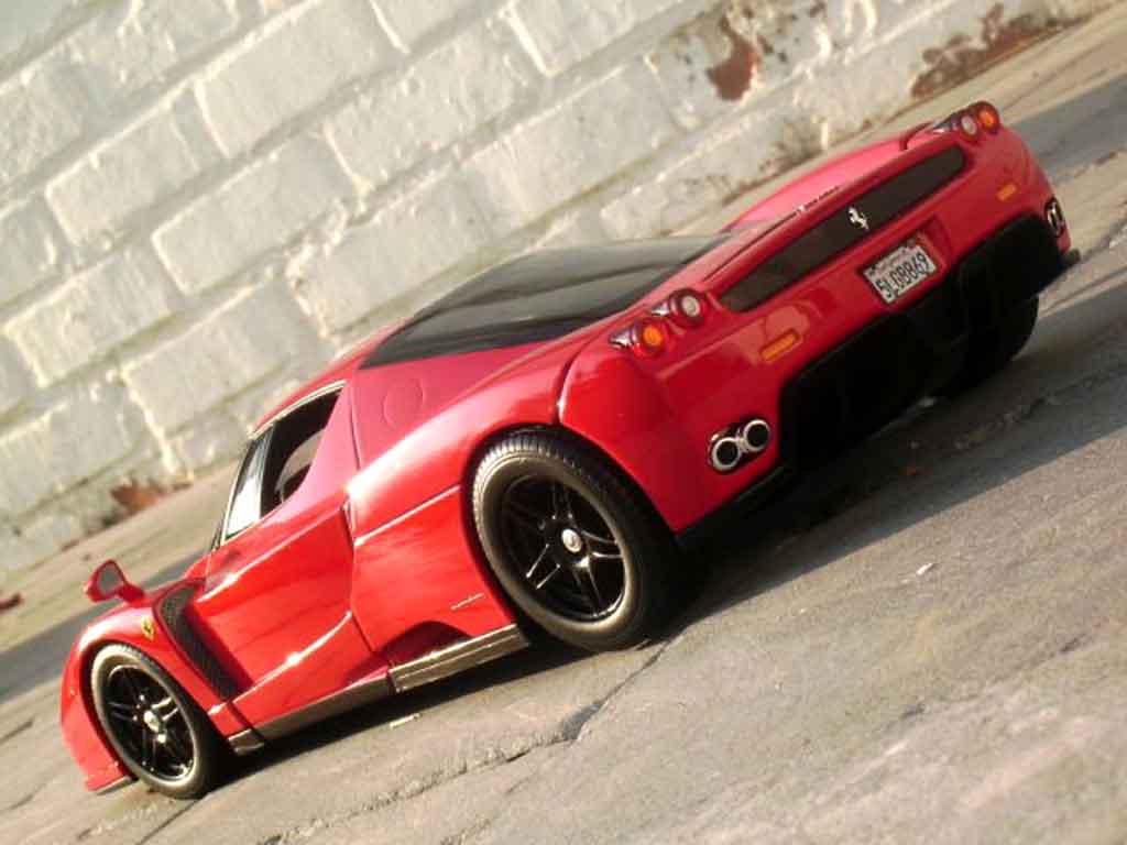 Ferrari Enzo Coupe red jantes blacks 1/18 Hot Wheels