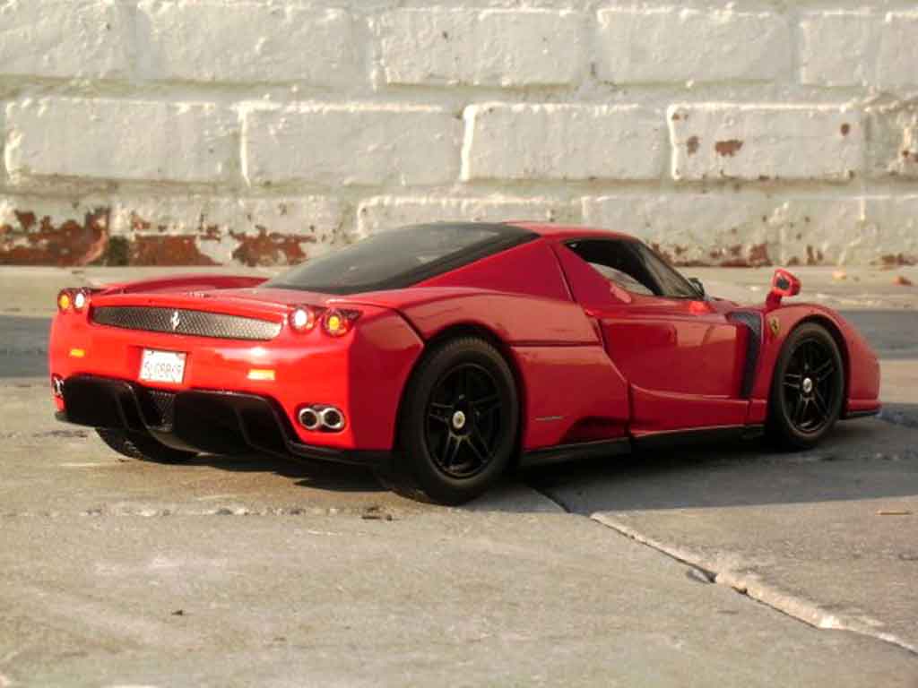 Ferrari Enzo Coupe red jantes blacks 1/18 Hot Wheels