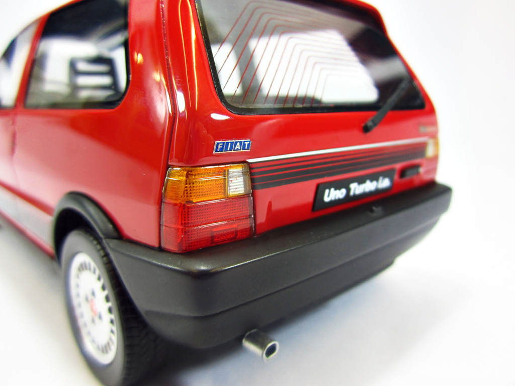 Fiat Uno Turbo i.e. LM088 red 1987 1/18 Laudoracing Models