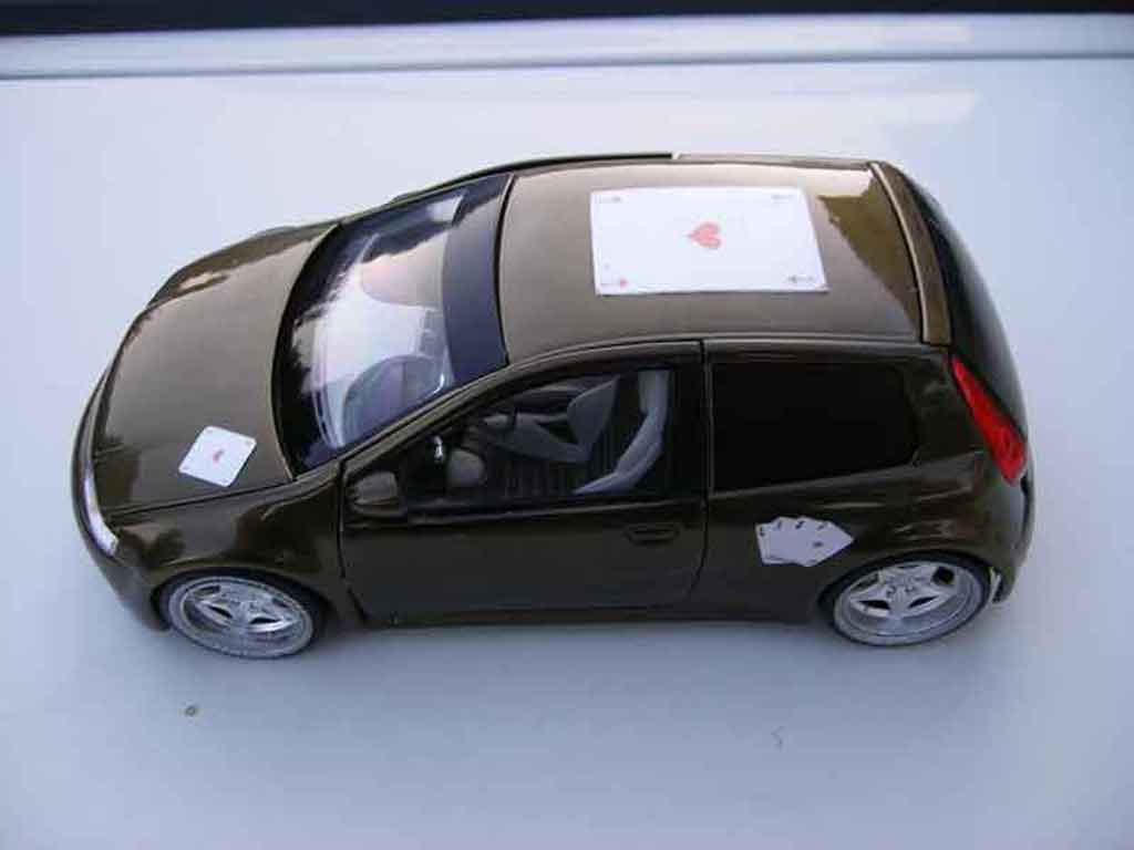 Fiat Punto GT 1/18 Ricko
