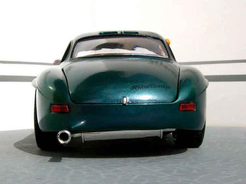 Mercedes 300 Base urban hot rod 1/18 Burago