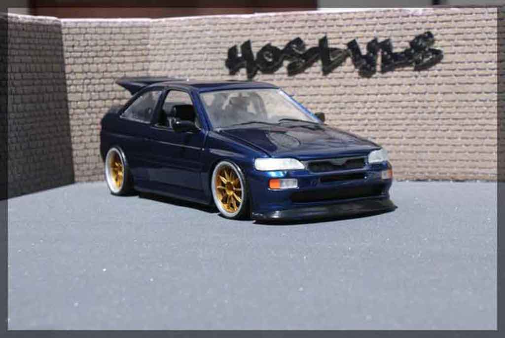 Ford Escort Cosworth serie limite miki biasion 1/18 Ut Models