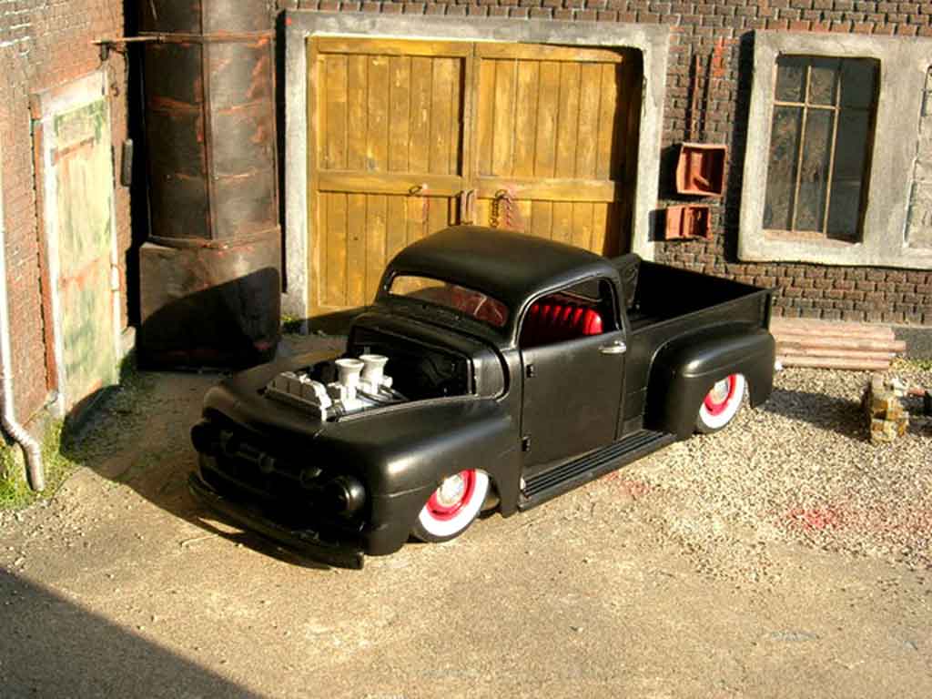 Ford F-100 Pickup F 100 pick up 1951 devil spirit 1/18 Welly