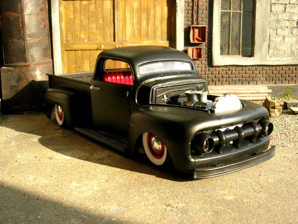 Ford F-100 1/18 Welly F 100 pick up 1951 devil spirit diecast model cars