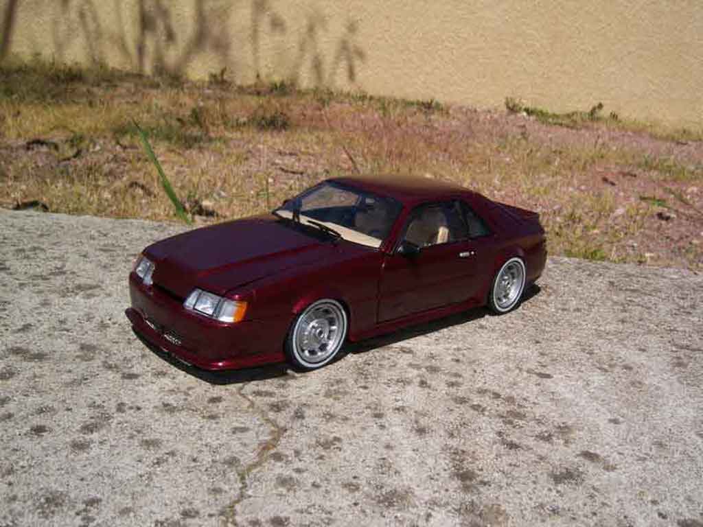 Ford Mustang SVO red 1/18 Welly