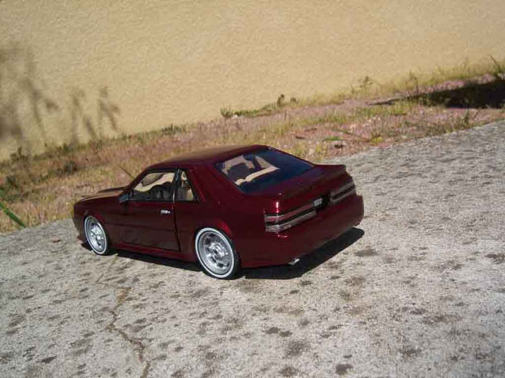 Ford Mustang SVO red 1/18 Welly