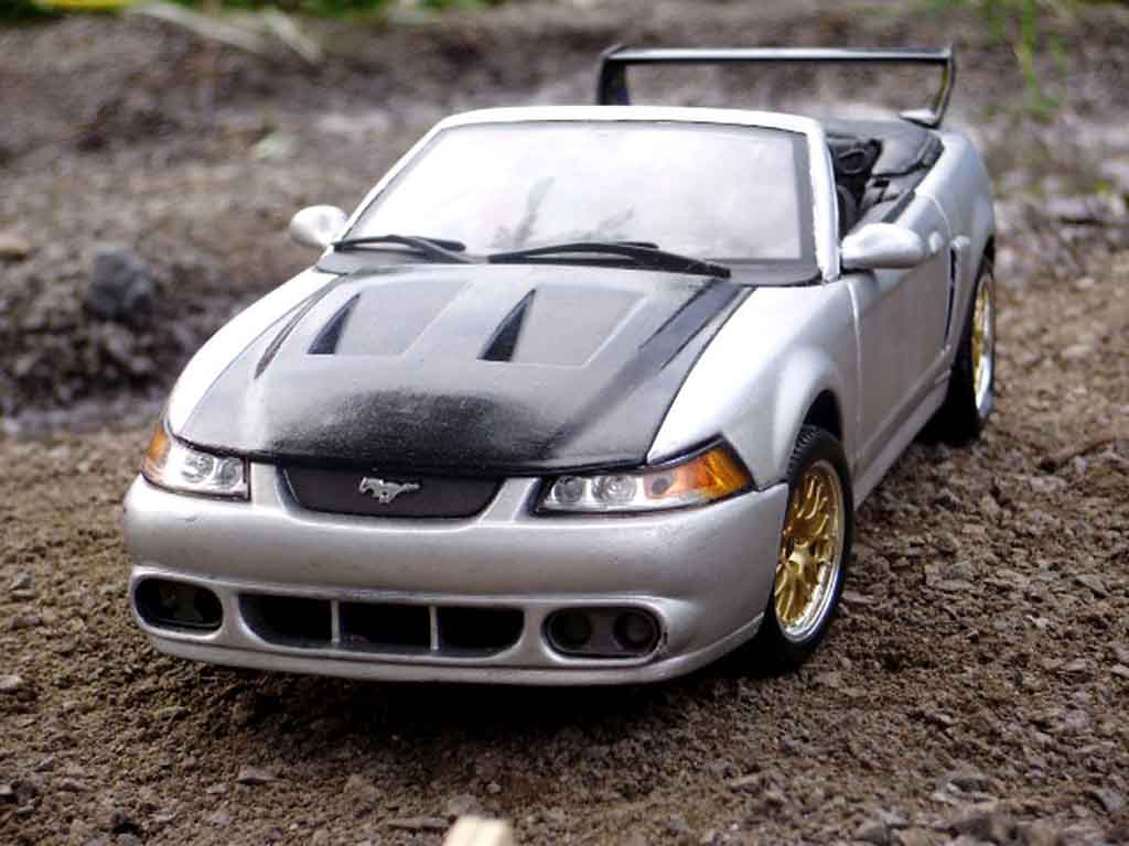 Ford Mustang 2000 1/18 Maisto 2000 svt cobra cabriolet diecast model cars