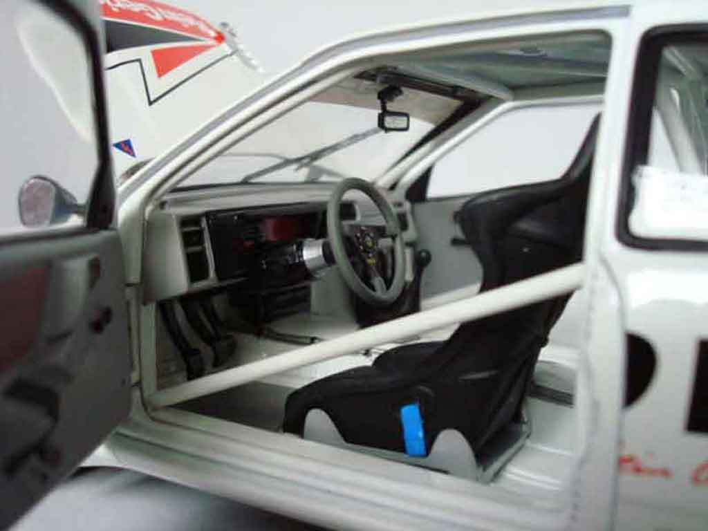 Ford Sierra RS 500 dtm ludwig 1/18 Minichamps