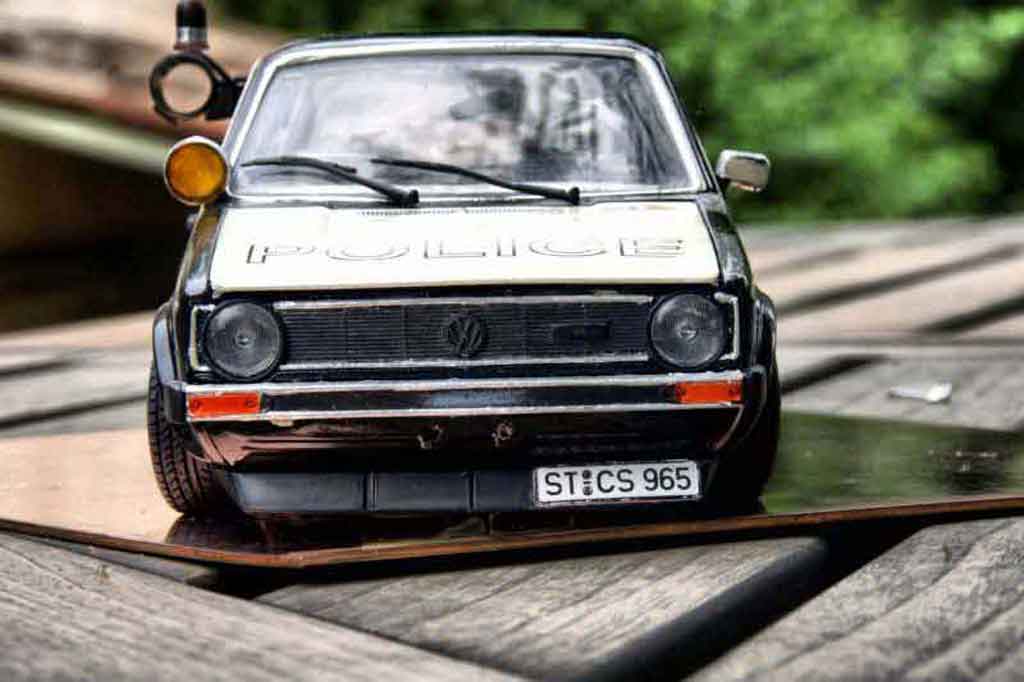 Volkswagen Golf GTI police / police 1/18 Solido