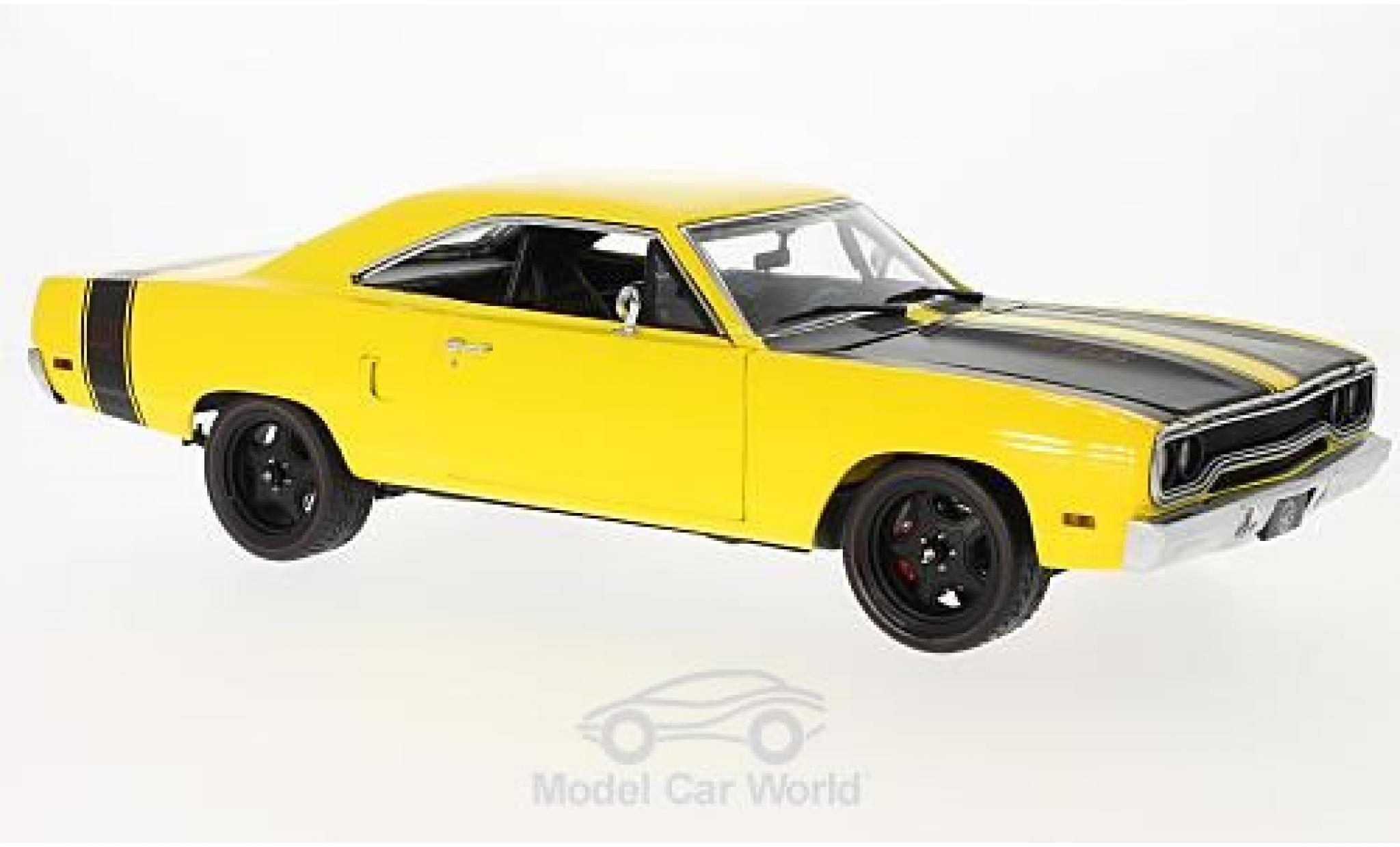 Plymouth Road Runner 1/18 GMP Street Fighter 6-Pack Attack yellow 1970 diecast model cars