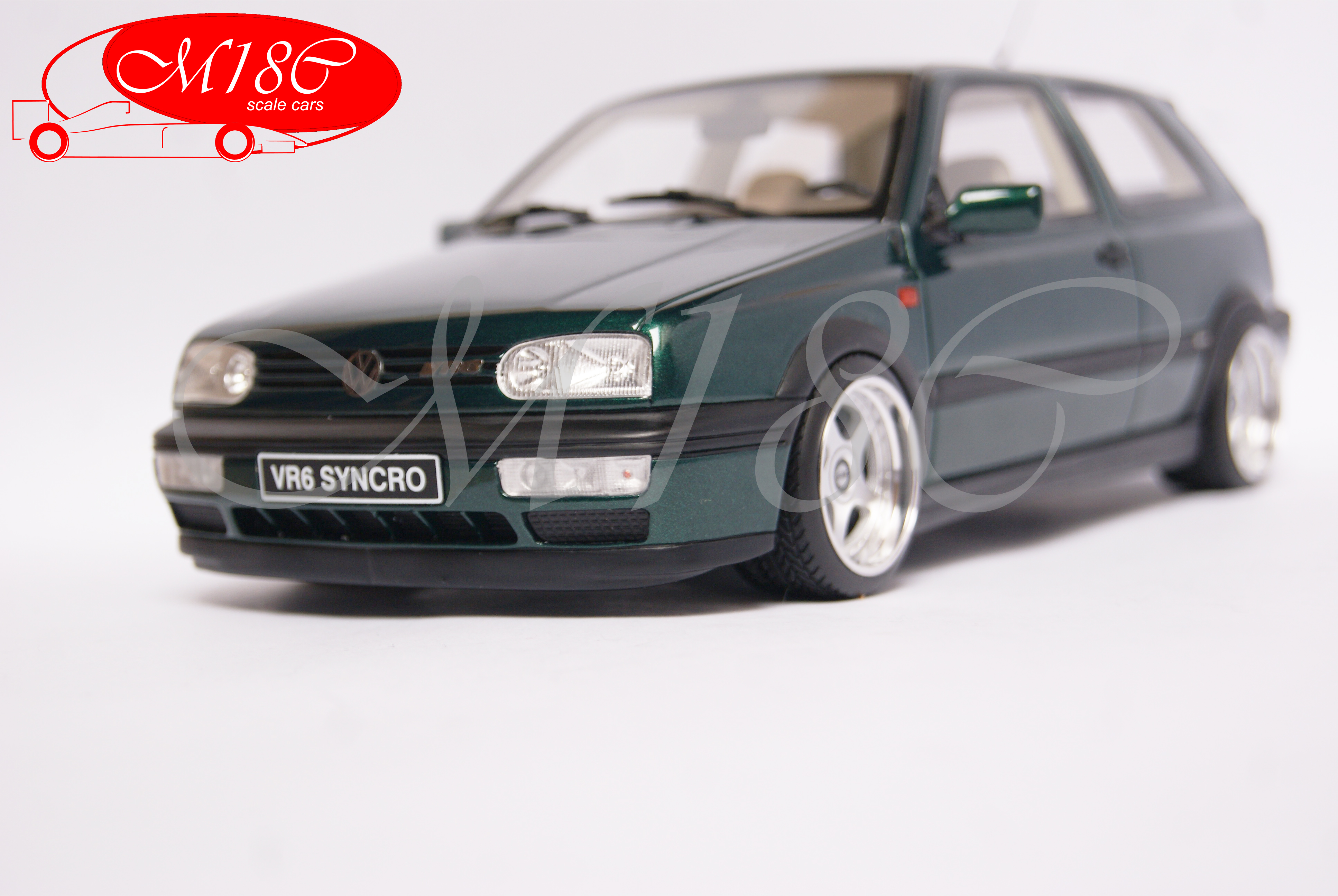 Volkswagen Golf III 1/18 Ottomobile III VR6 synchro grun jantes OZ Racing 17 pouces diecast model cars