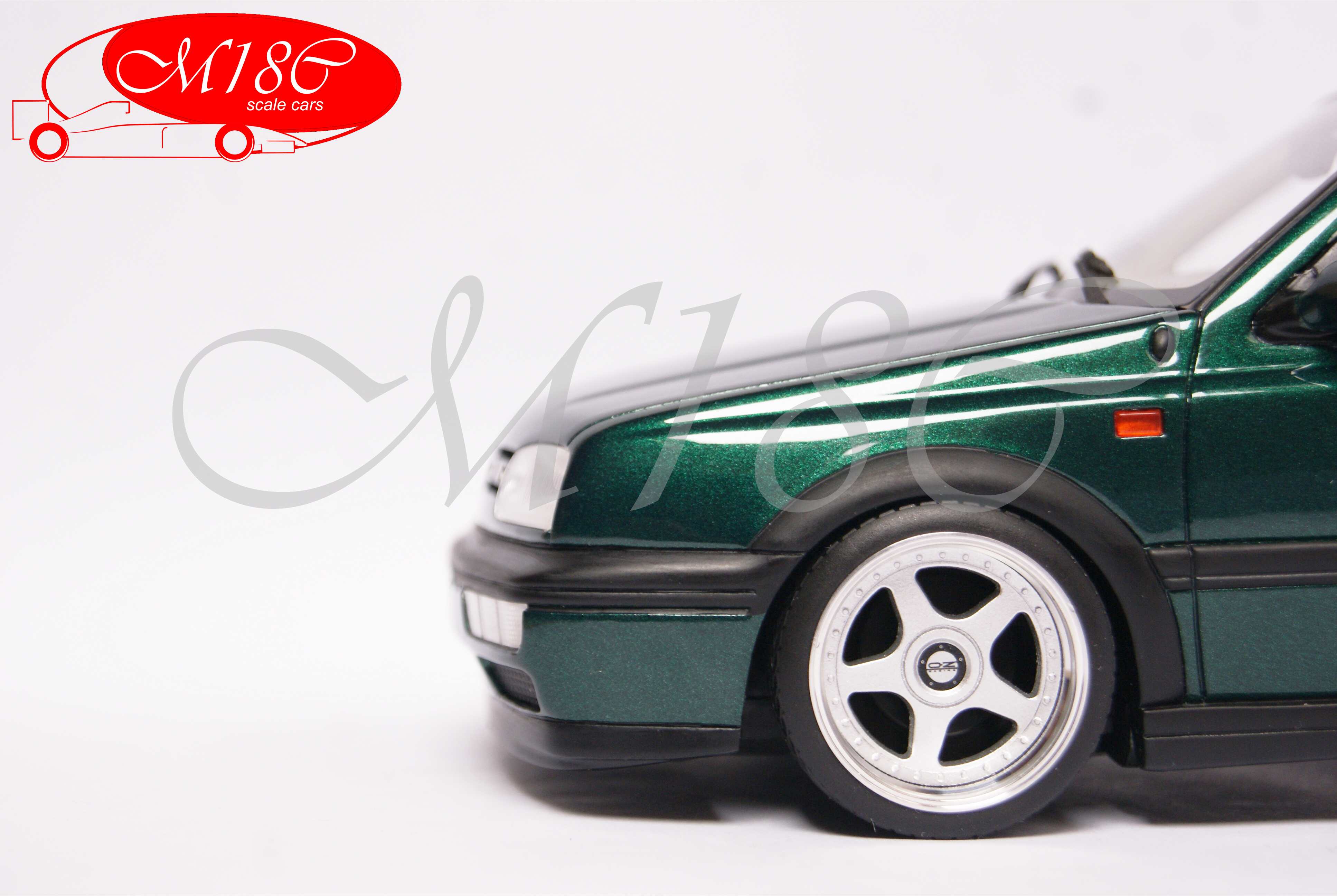 Volkswagen Golf VR6 synchro green jantes OZ Racing 17 pouces 1/18 Ottomobile