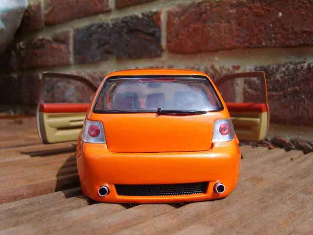 Volkswagen Golf GTI virus 1/18 Revell