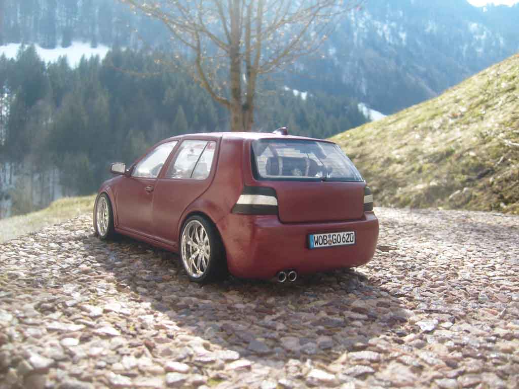 Volkswagen Golf GTI bodykit dragon jantes 18 pouces 1/18 Revell