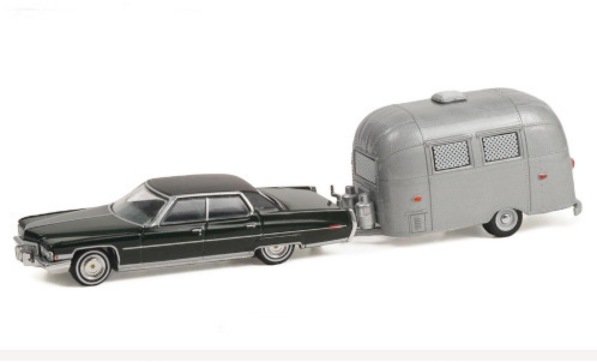 Cadillac Sedan 1/64 Greenlight DeVille green/black 1972 mit Airstream Bambi diecast model cars