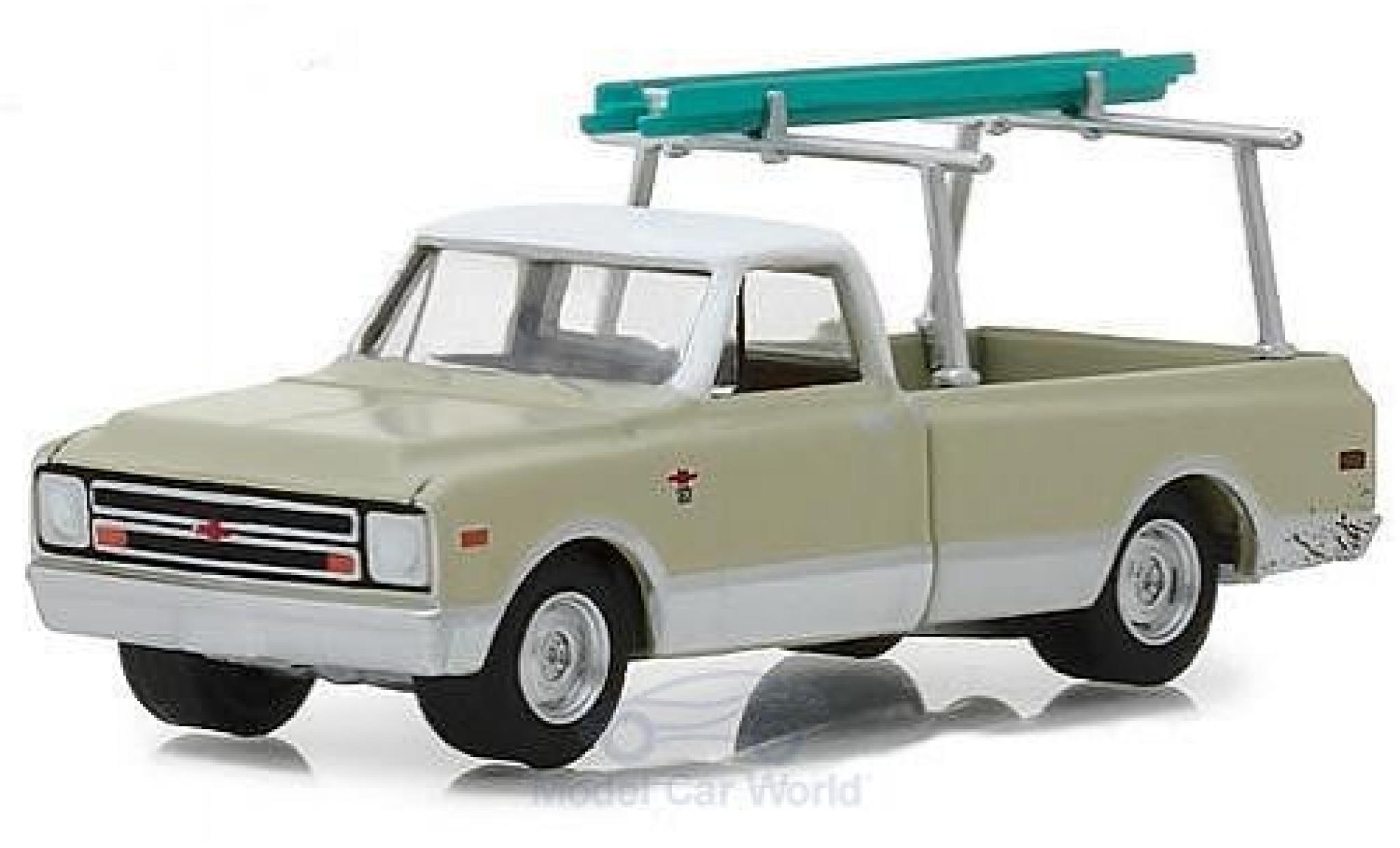 Chevrolet C-10 1/64 Greenlight beige/white 1970 mit Leiter diecast model cars
