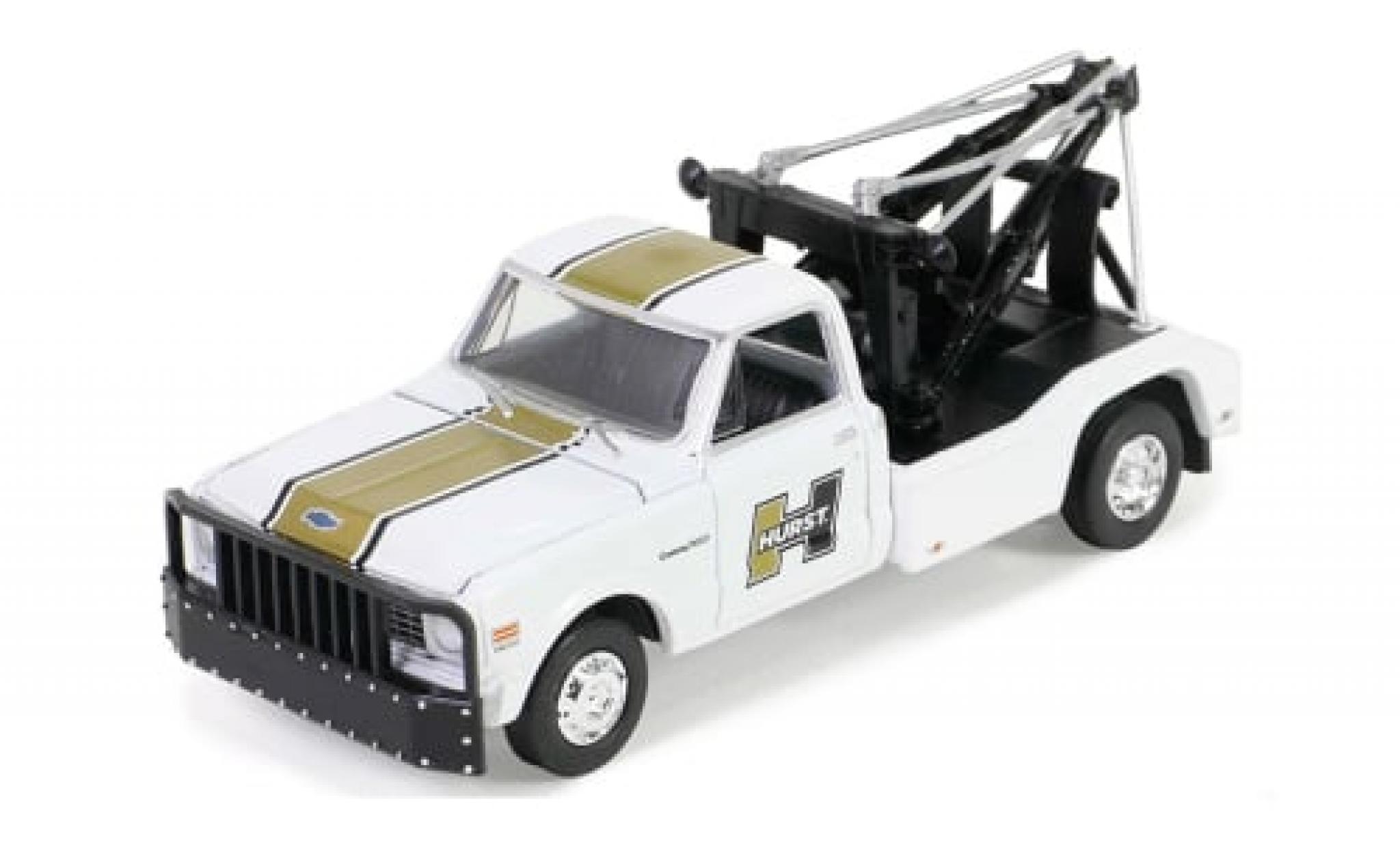Chevrolet C-30 1/64 Greenlight Dually Wrecker Hurst 1972 1:64 diecast model cars