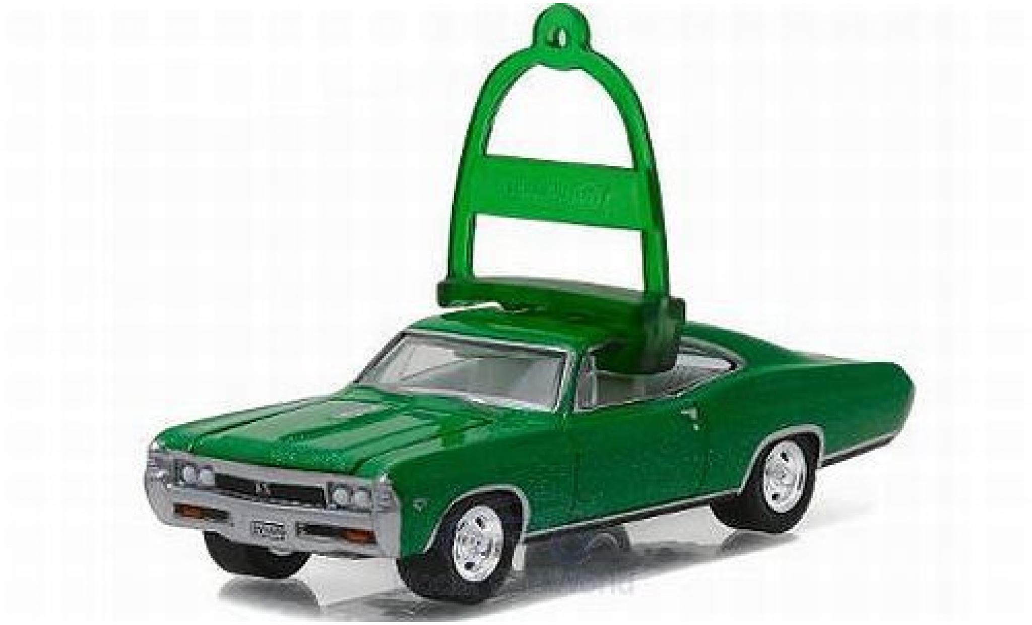 Chevrolet Impala 1/64 Greenlight SS metallic green/Dekor 1967 Holiday Ornaments Series 1 ohne Vitrine diecast model cars