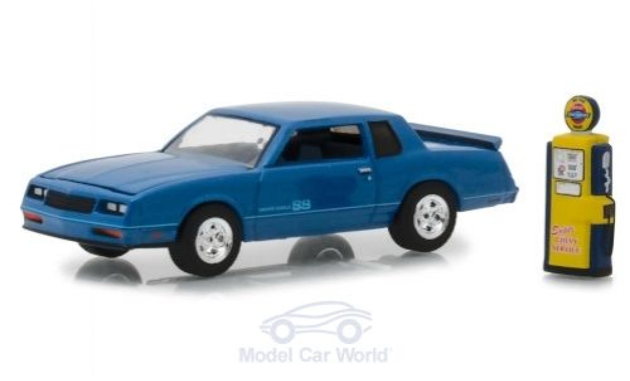 Chevrolet Monte Carlo 1/64 Greenlight SS metallic blue 1984 mit Zapfs&auml;ule diecast model cars