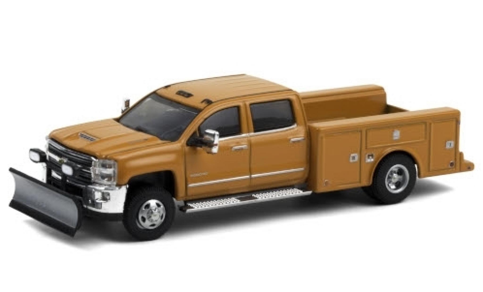 Chevrolet Silverado 1/64 Greenlight 3500 HD Service Bed orange 2018 avec Chasse-neige diecast model cars