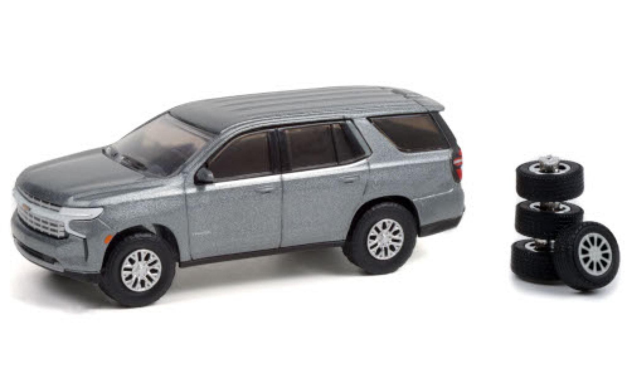 Chevrolet Tahoe 1/64 Greenlight metallic grey 2021 avec Ersatzr&auml;dern diecast model cars