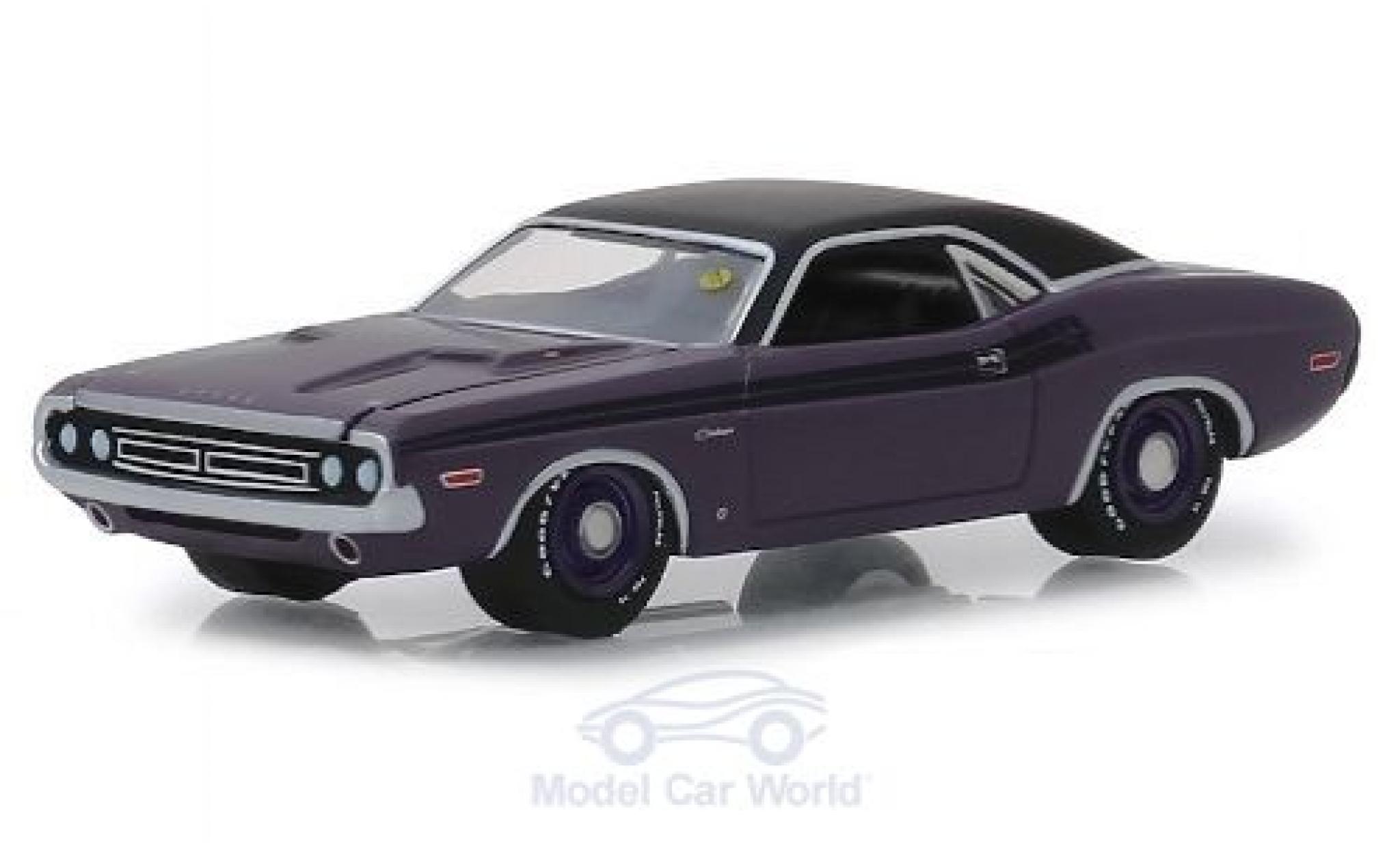 Dodge Challenger 1/64 Greenlight R/T Hemi metallic purple/black 1971 diecast model cars