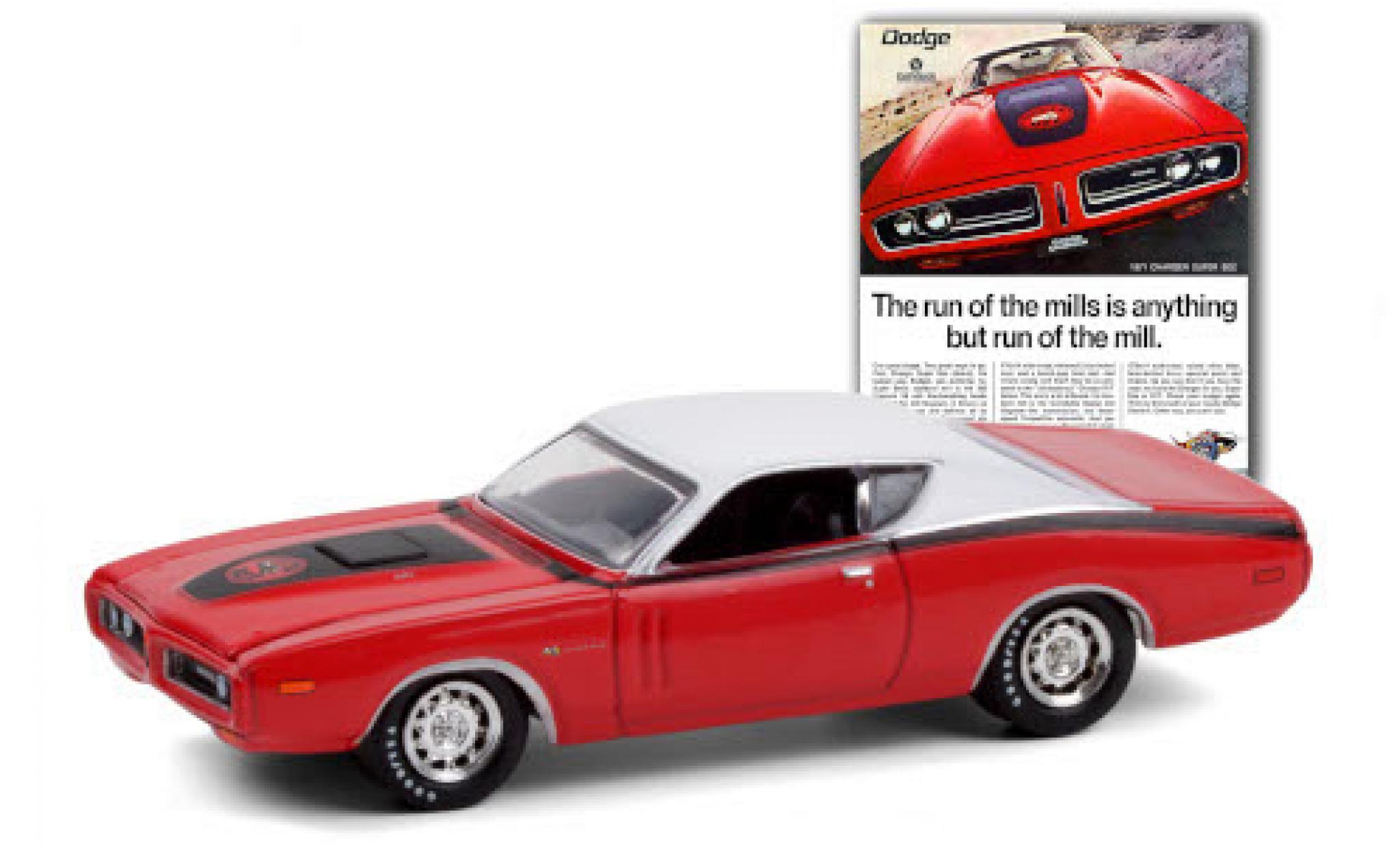 Dodge Charger 1/64 Greenlight Super Bee red/white 1971 diecast model cars