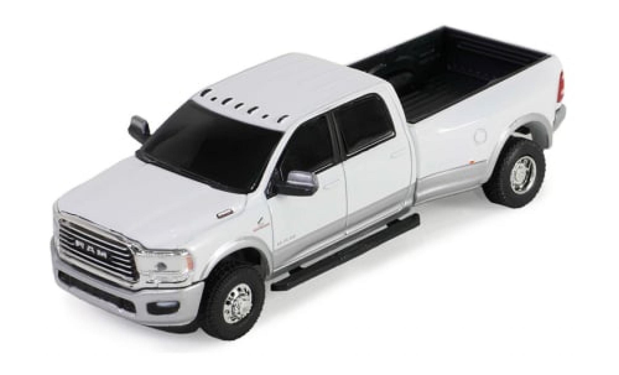 RAM 3 1/64 Greenlight Dodge 500 Laramie Dually white 2020 1:64 diecast model cars