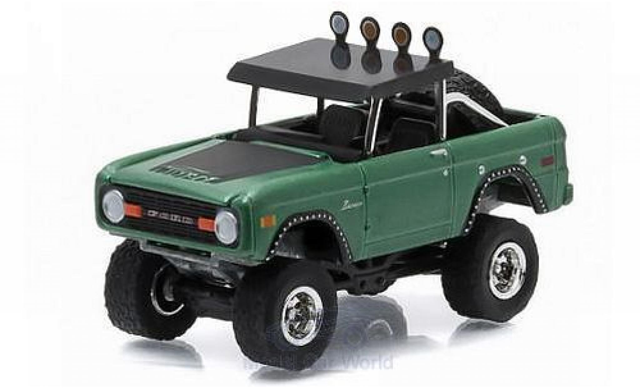 Ford Bronco 1/64 Greenlight metallic green/matt-black 1976 All Terrain Series 3 diecast model cars
