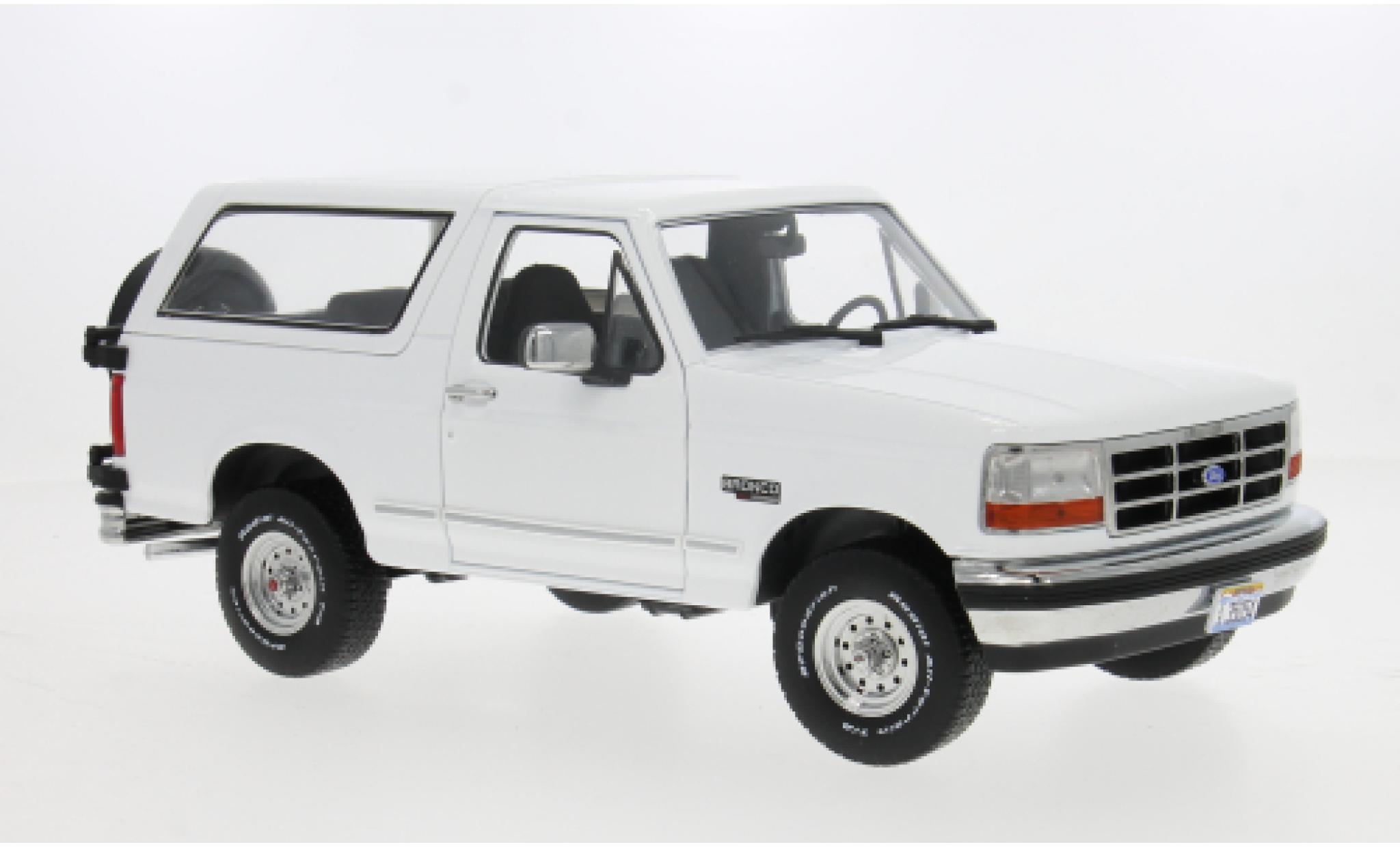 Ford Bronco 1/18 Greenlight XLT white 1993 1:18 diecast model cars