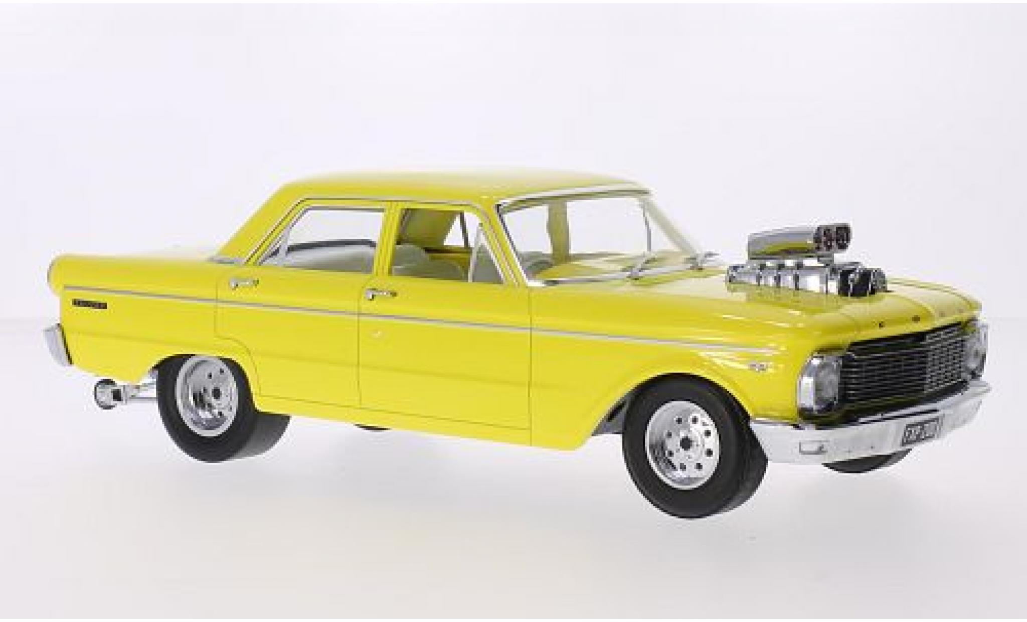 Ford Falcon 1/18 Greenlight (XP) 4-Door Saloon Tuning yellow RHD 1965 les portes et capos ferm&eacute; diecast model cars