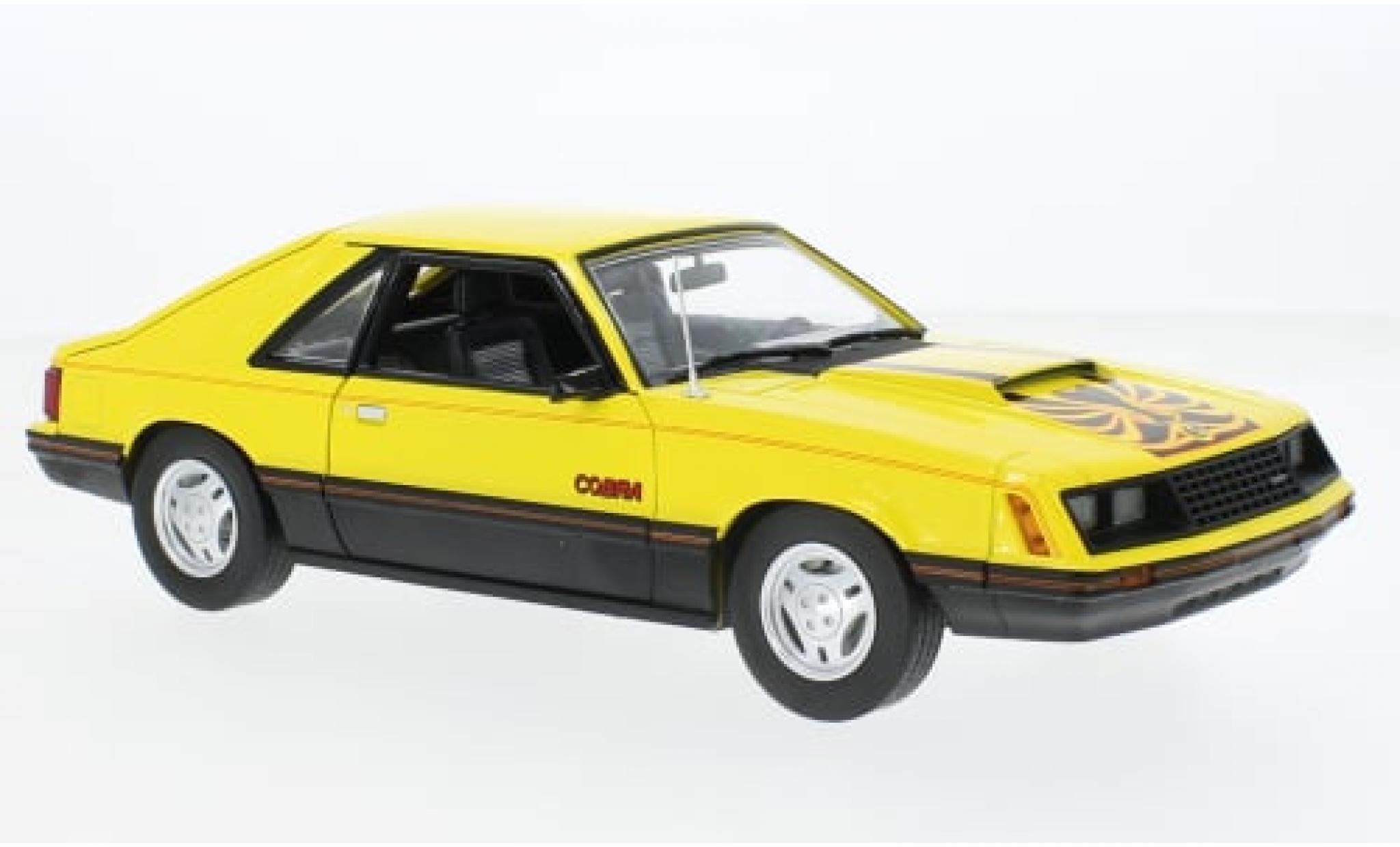Ford Mustang 1/18 Greenlight Cobra Fastback yellow/black 1979 1:18 diecast model cars