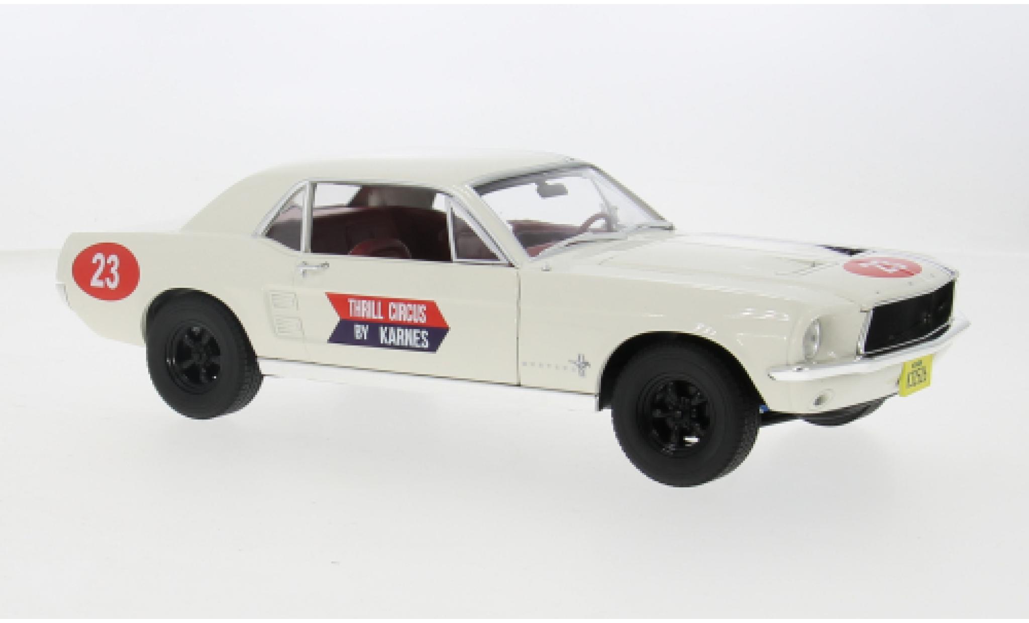 Ford Mustang 1/18 Greenlight Coupe beige/Dekor 1967 1:18 diecast model cars