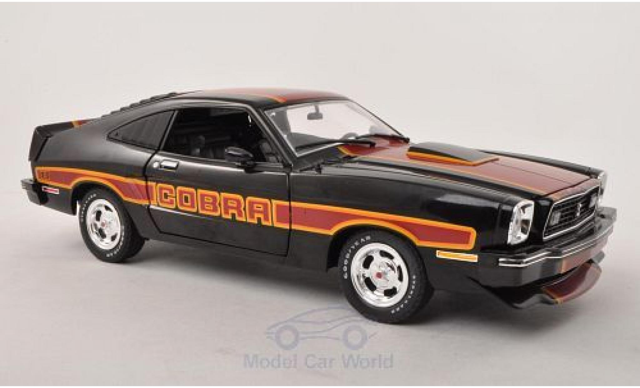 Ford Mustang 1/18 Greenlight II Cobra II black/red 1978 mit Dekor diecast model cars