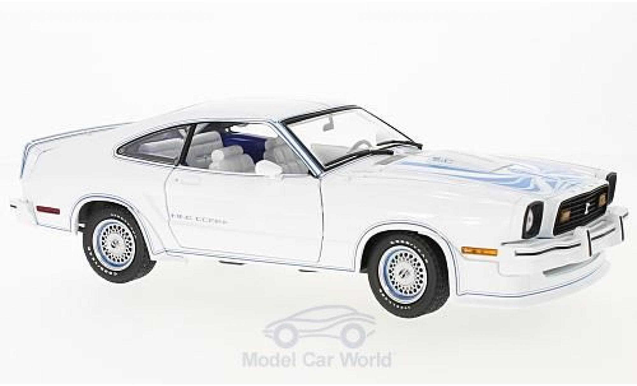 Ford Mustang 1/18 Greenlight II white/blue Film King Cobra 1978 diecast model cars