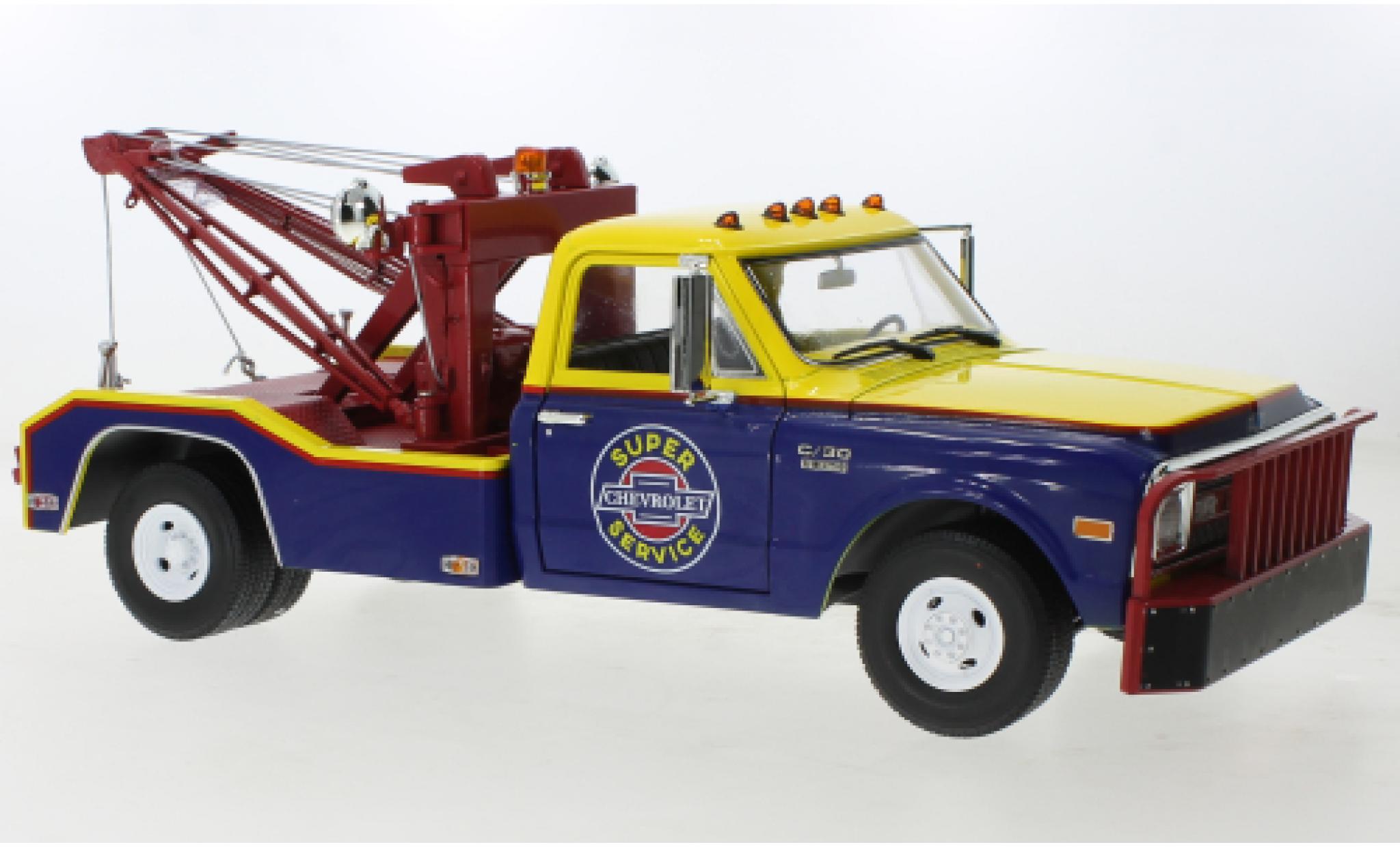 Chevrolet C-30 1/18 Greenlight Dually Wrecker Service 1969 diecast model cars