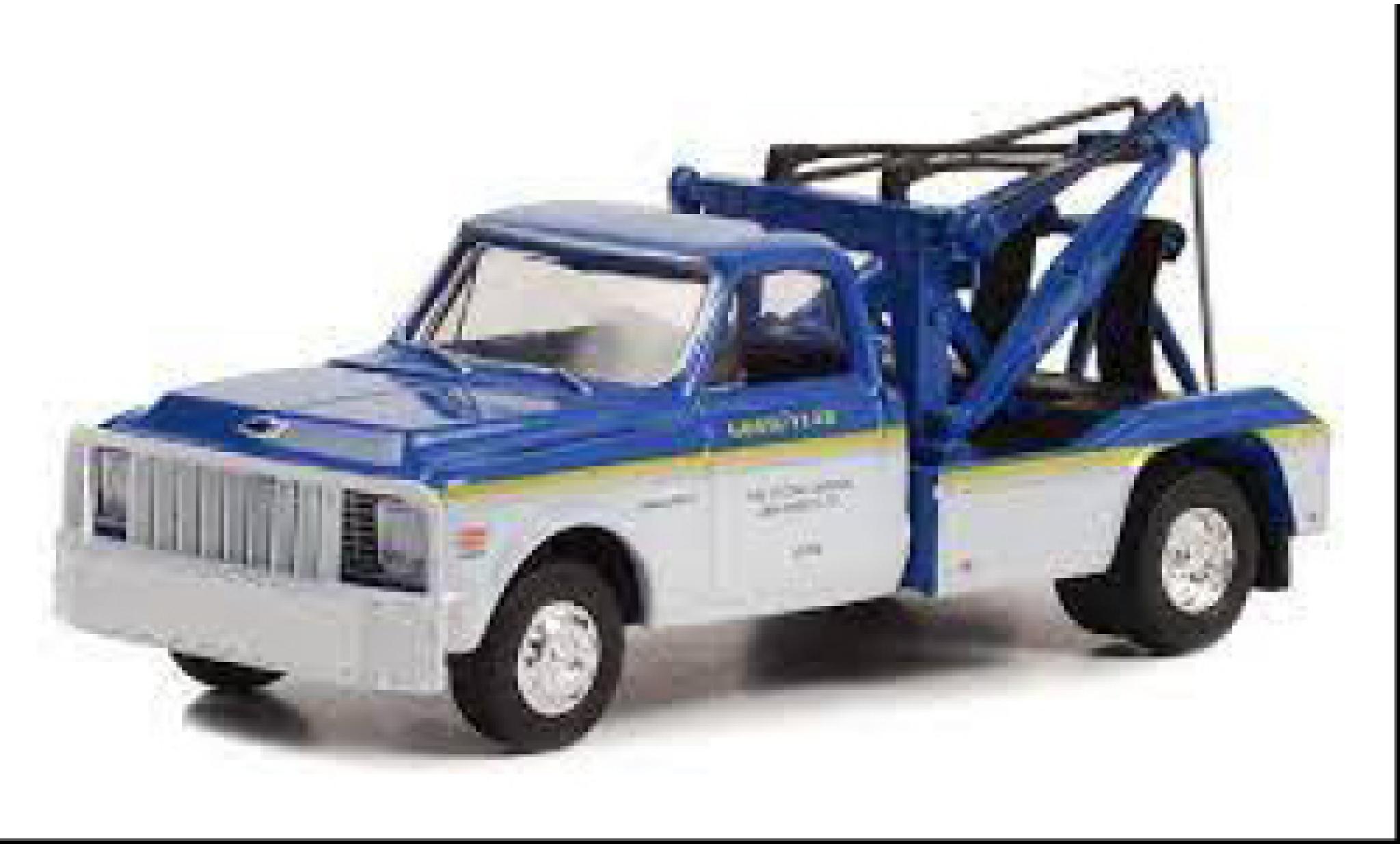 Chevrolet C-30 1/64 Greenlight Dually Wrecker Goodyear Tire Testing Division 1972 diecast model cars