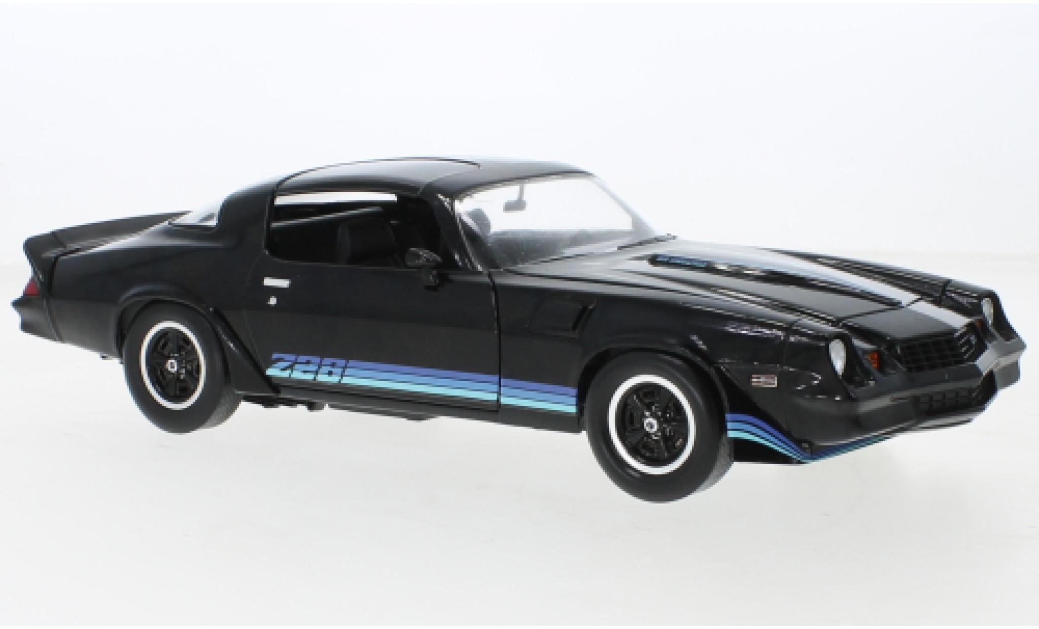 Chevrolet Camaro 1/18 Greenlight Z28 black 1981 diecast model cars