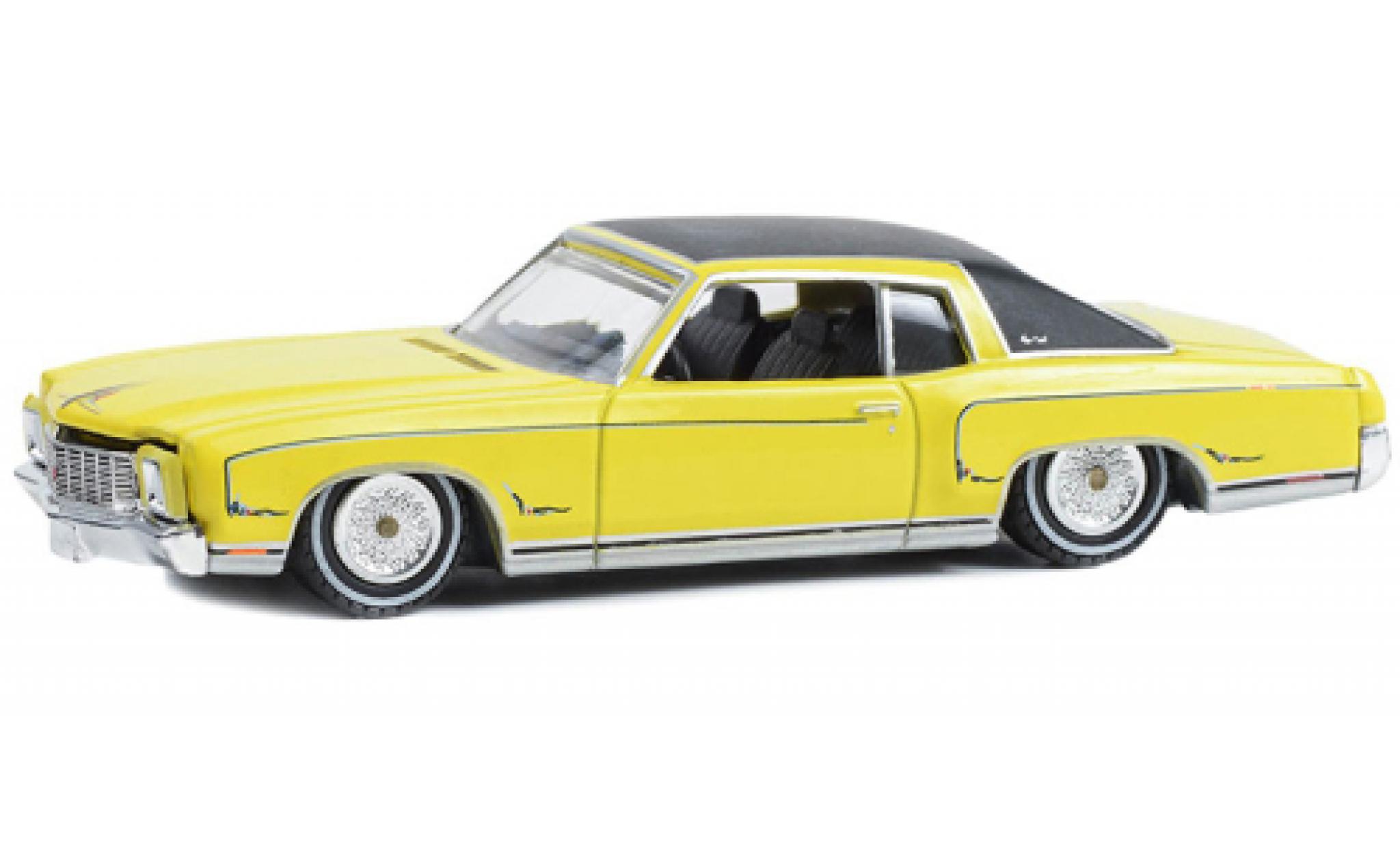Chevrolet Monte Carlo 1/64 Greenlight yellow/black 1971 diecast model cars