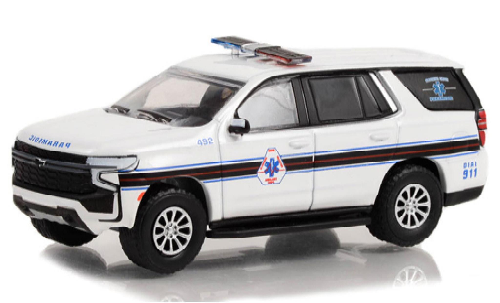 Chevrolet Tahoe 1/64 Greenlight Blooming Grove Volunteer Ambulance 2021 diecast model cars