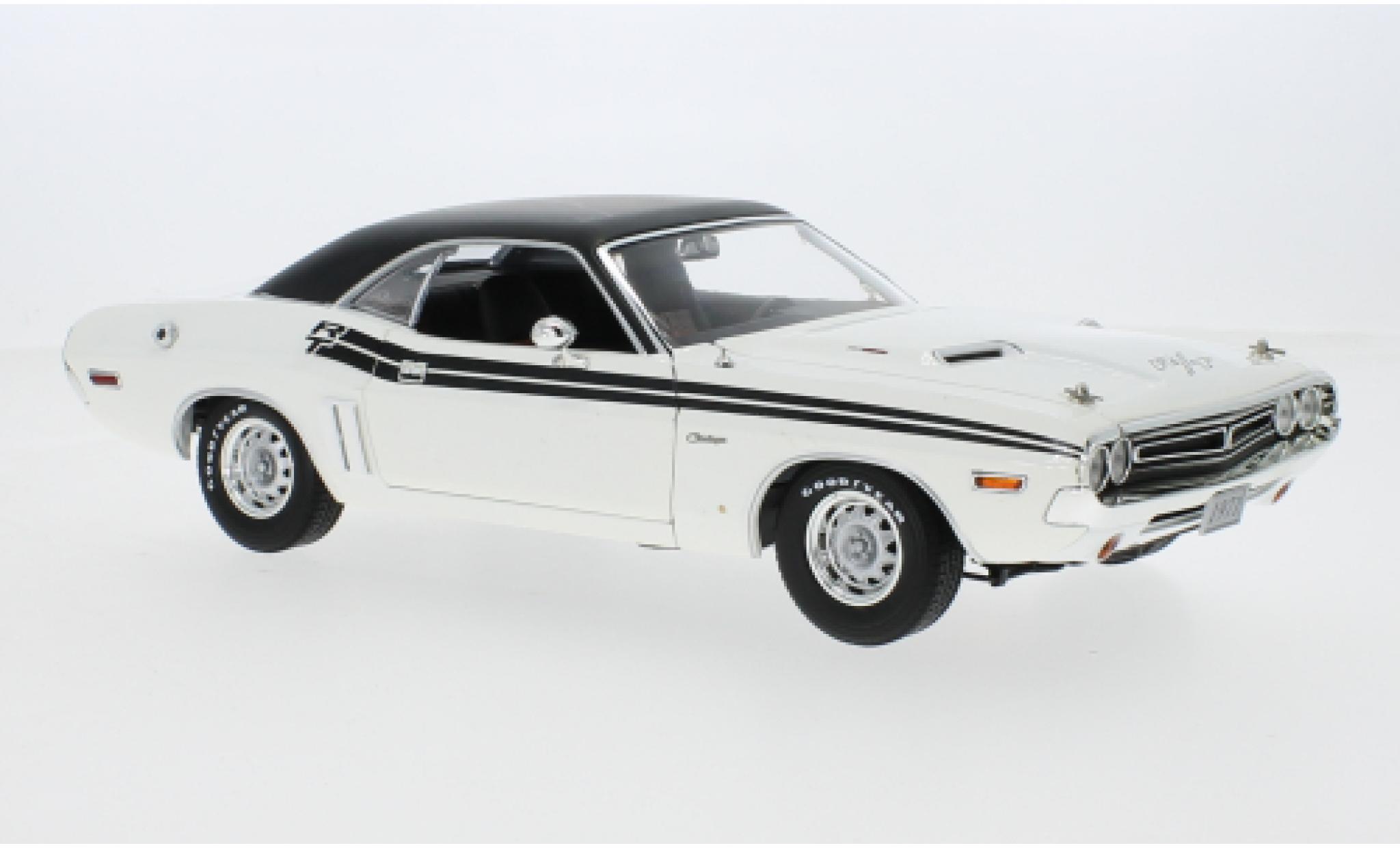 Dodge Challenger 1/18 Greenlight R/T white/black 1971 diecast model cars