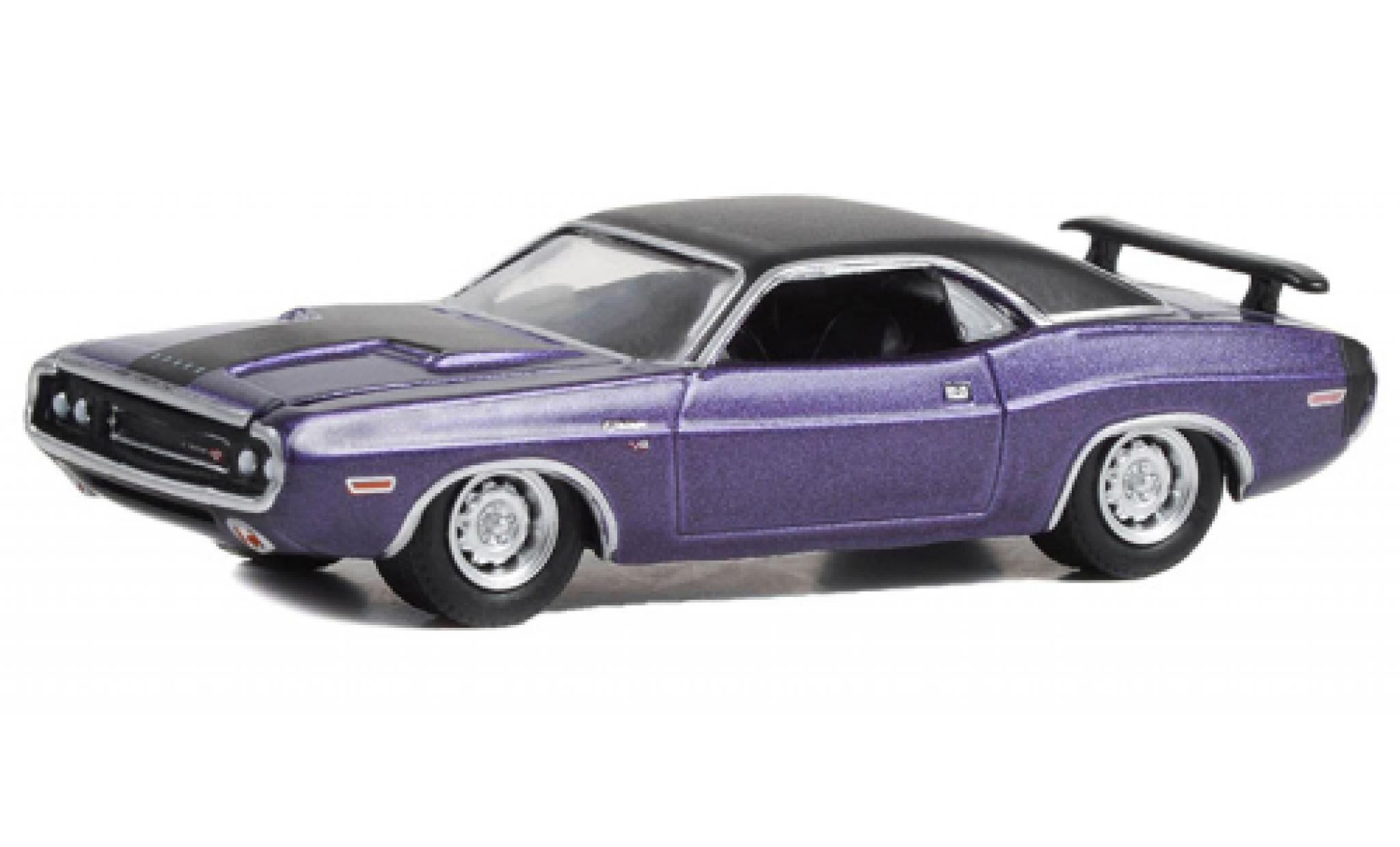 Dodge Challenger 1/64 Greenlight R/T metallise purple/black 1970 diecast model cars