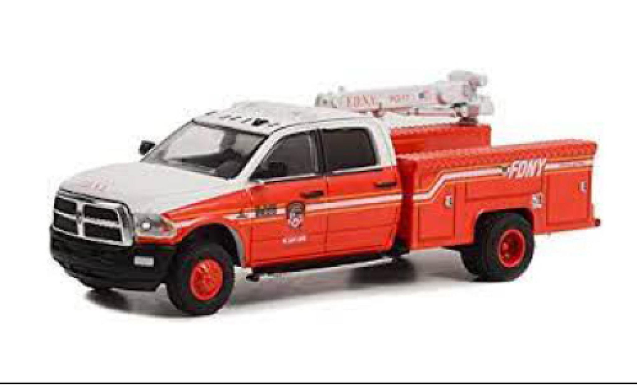 RAM 3 1/64 Greenlight Dodge 500 Dually Crane Truck FDNY 2018 diecast model cars