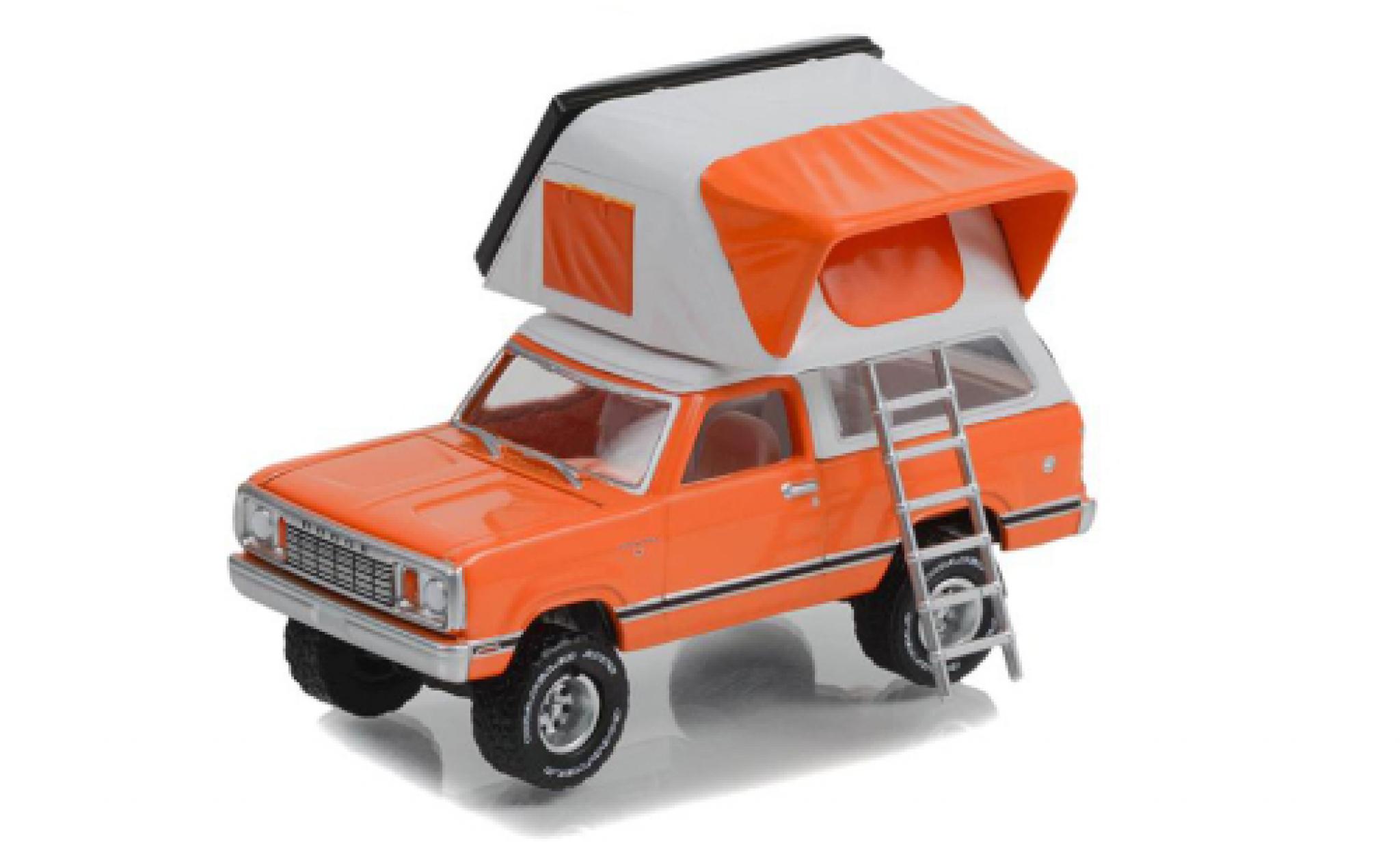 Dodge RAM 1/64 Greenlight Ramcharger SE orange/white 1977 diecast model cars