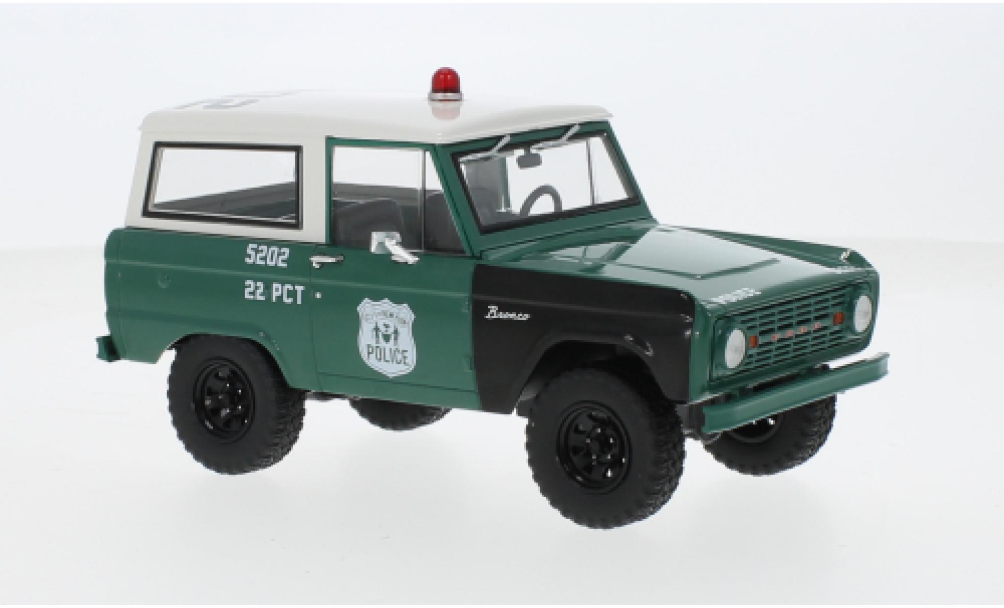 Ford Bronco 1/24 Greenlight NYPD - Nouveau York City Police Departement 1967 diecast model cars