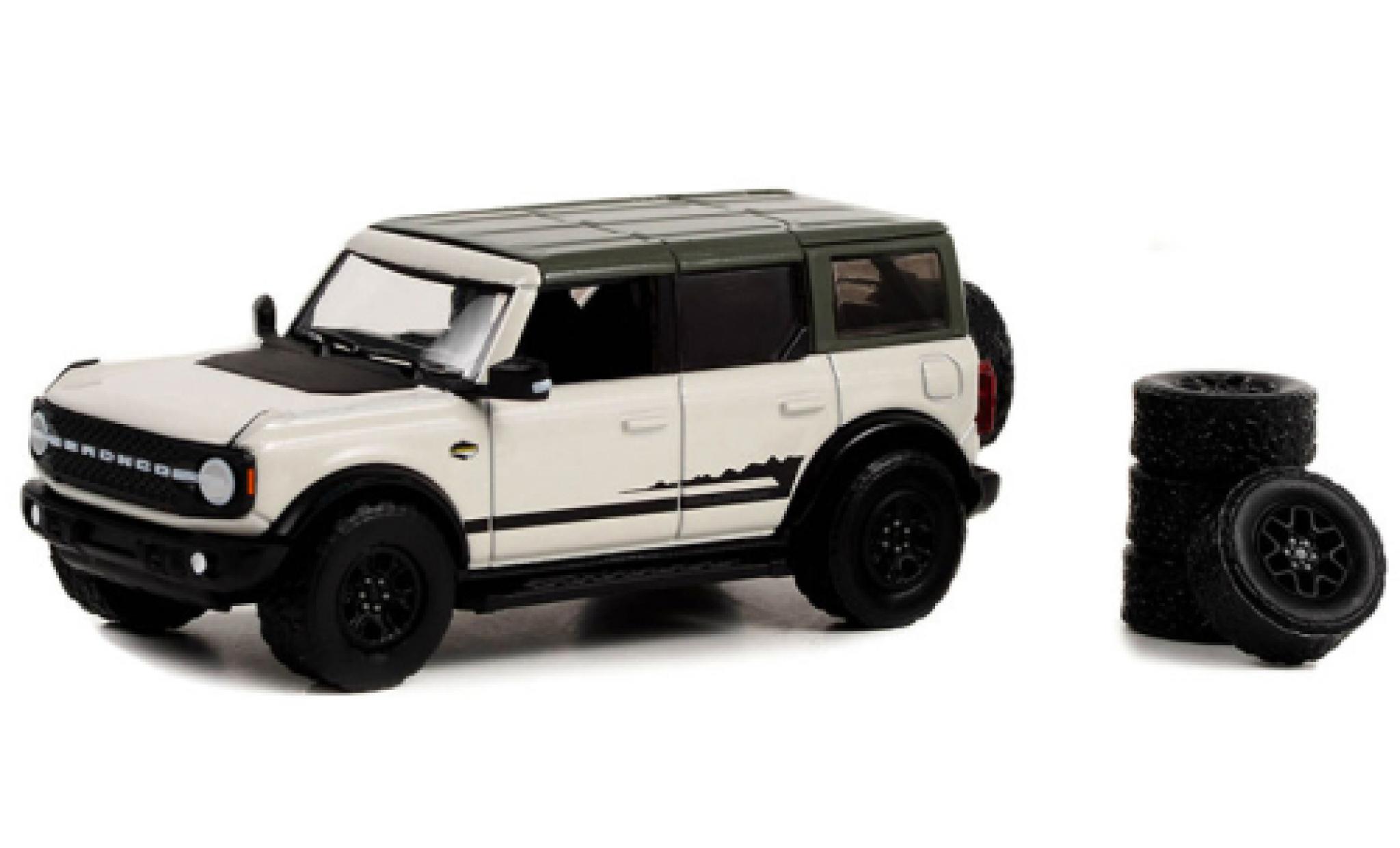 Ford Bronco 1/64 Greenlight Wildtrak white/black 2021 diecast model cars